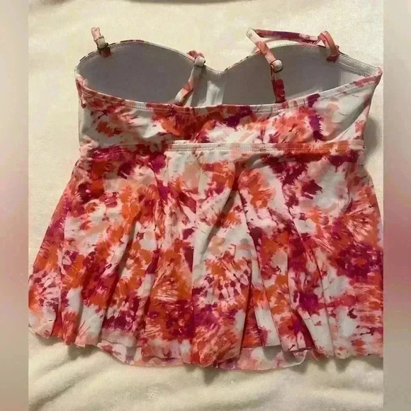 Time & Tru baby doll tankini top with padding in bra & lining in top. SIZE MED - Picture 6 of 6